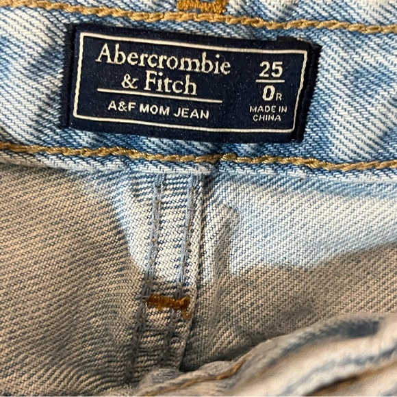 Abercrombie & Fitch Light Blue Distressed Straight Leg Jeans - Picture 3 of 4